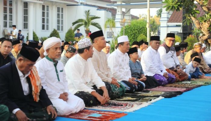 Pemkab Sampang Gelar Salat Idul Adha dan Penyerahan Hewan Kurban