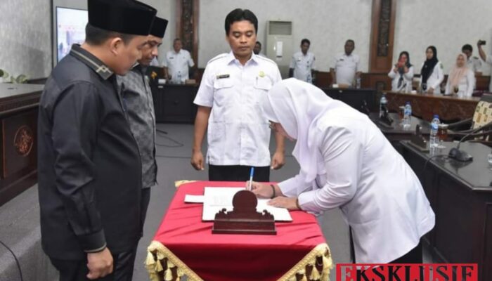 Paripurna DPRD, Wakil Bupati Sumenep Tandatangani Pansus Raperda RPJPD 2025-2045