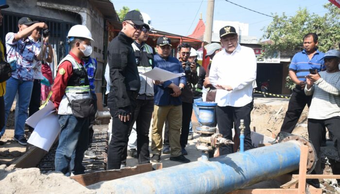 Plt Bupati Subandi Pantau Langsung Pembangunan Jembatan Kedungpeluk