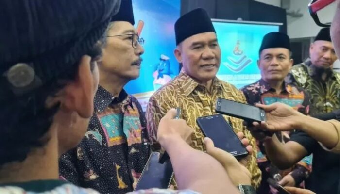 Bambang Haryo Soekartono Jawab Isu Maju Pilbup Sidoarjo