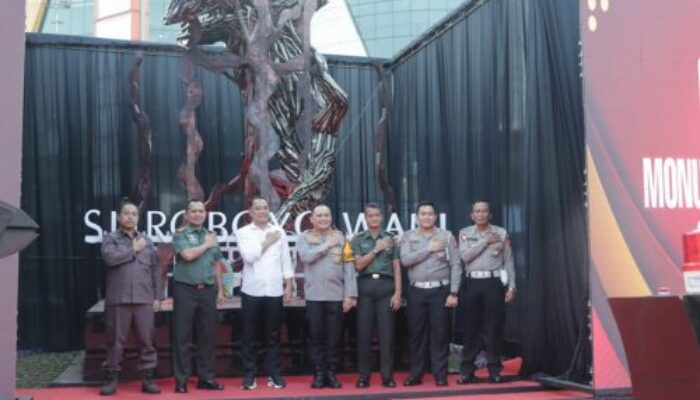 Monumen Knalpot di Resmikan Kapolrestabes Bersama Walikota Surabaya