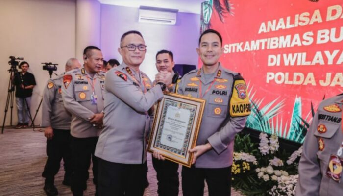 Polres Jombang Terima Penghargaan Kapolri dan Kapolda Jatim