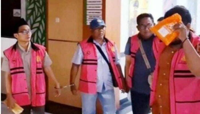 Penyidik Kejari Sidoarjo Tahan 2 Ketua Pokmas Wage Dan 2 Rekanan Tersangka Proyek Fiktif Dana Hibah Provinsi Jatim