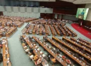 Rapat Paripurna Terakhir Sahkan Sejumlah UU