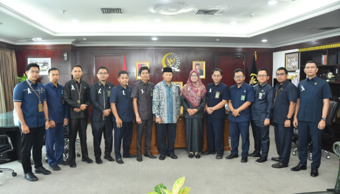 Menerima Solidaritas Hakim Indonesia, HNW : Prihatin Dengan Kondisi Hakim, Dukung Perjuangan Mereka