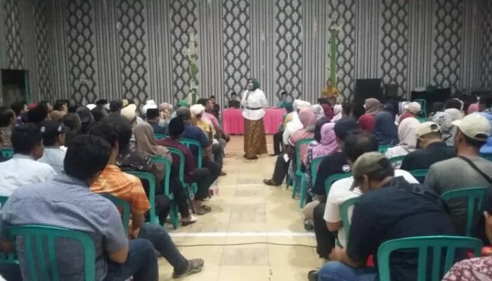 Kampanye yang lokasinya di Gedangan Sidoarjo, Subandi-Mimik Bakal Setarakan Sekolah Negeri dan Swasta