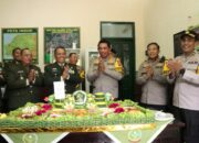 Polres Bangkalan Gruduk Markas TNI Berikan Ucapan