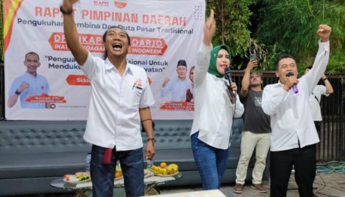 H. Subandi-Hj Mimik Idayana Dikukuhkan Jadi Dewan Penasehat DPD IKAPPI Sidoarjo