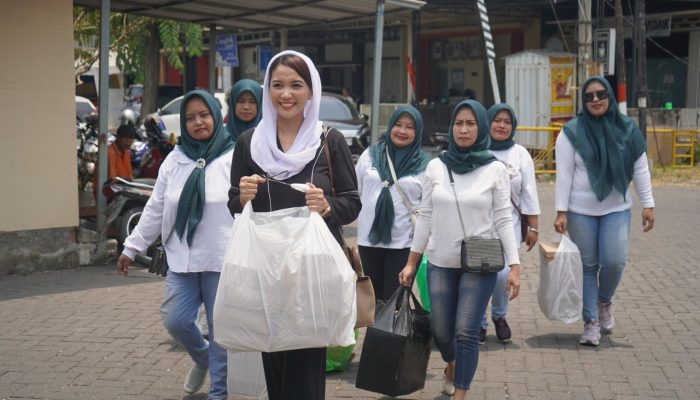 Milenial Emak-Emak dan Muda-Mudi Sidoarjo Gelorakan #GerakanKeba1kan