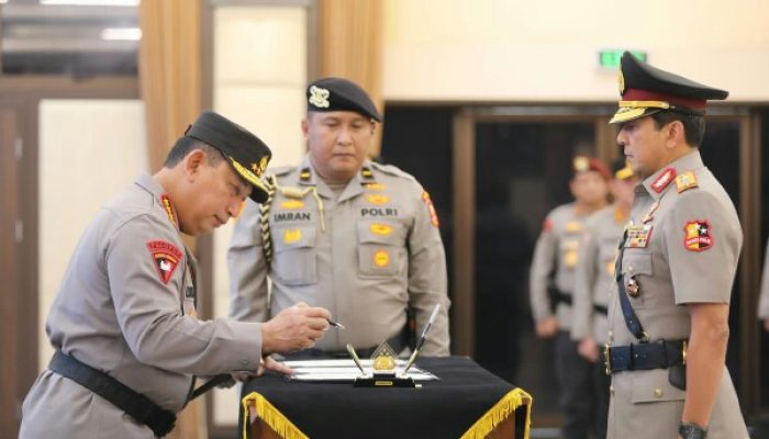 Kapolri Resmi Lantik Komjen Ahmad Dofiri Sebagai Wakapolri yang Baru