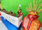 Nuansa Budaya Betawi Bikin Meriah Pilkada Serentak di TPS 068 Srengseng Sawah Jaksel