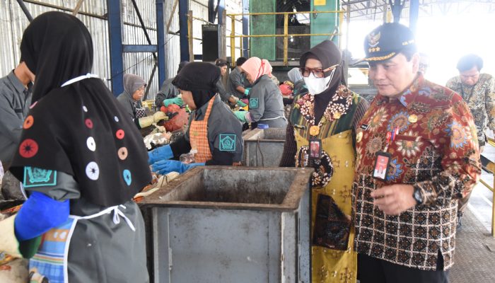 Pemerintah Kabupaten Sidoarjo Terima Kunjungan Studi Banding Pjs. Bupati Bogor Terkait Pengolahan Sampah