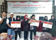 Penyandang Disabilitas SLB Terima Bantuan Atensi PPKS Oleh Dinas Sosial Kabupaten Nganjuk