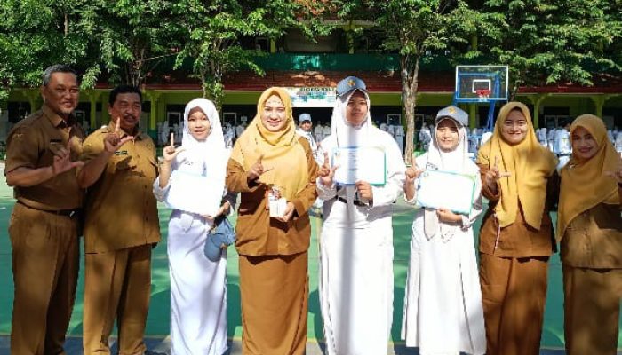 SMA Negeri 1 Tarik Raih Penghargaan Sekolah Aktif Literasi Nasional 2024