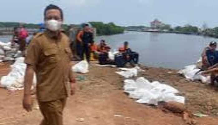 Walikota Aaf Tinjau Langsung Dampak Jebolnya Tanggul Meduri-Bremi