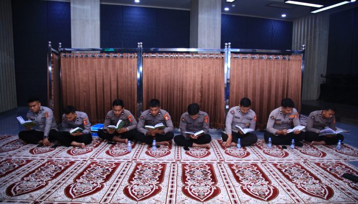 Khataman Al-Quran Divhumas Polri: Wujud Pembinaan Rohani dan Dukungan Program Polri Presisi