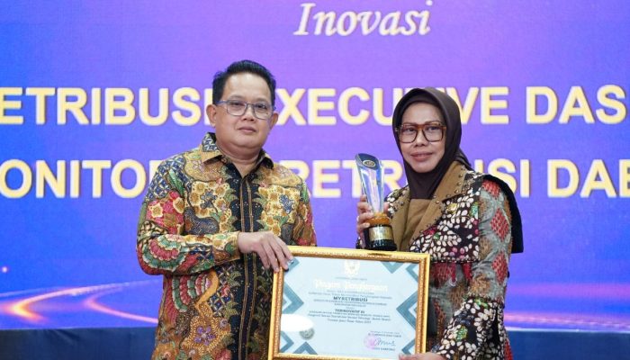 My Retribusi dan Siksda Pemkab Sidoarjo Dapat Penghargaan Inotek Award