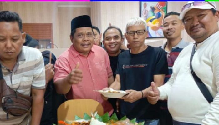 Diadakan-nya Tasyakuran Untuk Ratusan Relawan BAIK Sambil Potong Tumpeng Program Lima Tahun Kedepan