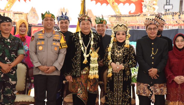 Tradisi dan Budaya : Gunungan Sedekah Bumi Warnai Harjasda Sidoarjo ke-166