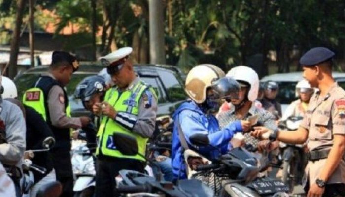Aturan Tilang Kendaraan Terbaru Resmi Berlaku Per 1 Januari 2025, Kini STNK Langsung Diblokir Lengkap Karena Ada Sanksi