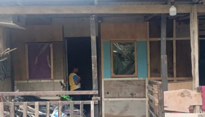 Sidaknya Dhamroni Chudori Ketua Komisi D DPRD Sidoarjo Datangi Rumah Tidak Layak Huni, Perjuangkan Bantuan Bedah Rumah