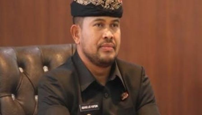 Abang Ijo Hapidin Wakil Bupati Purwakarta Menyampaikan Raperda Tentang Pembentukan Prodak Hukum Daerah