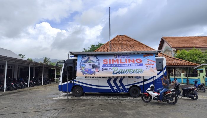 Polres Gresik Berikan Layanan Prima untuk Masyarakat Bawean,  Kirim Layanan Bus SIM Keliling