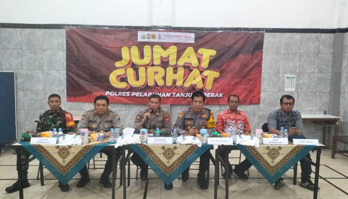 Jumat Curhat Polres Pelabuhan Tanjung Perak Dengar Aspirasi Warga