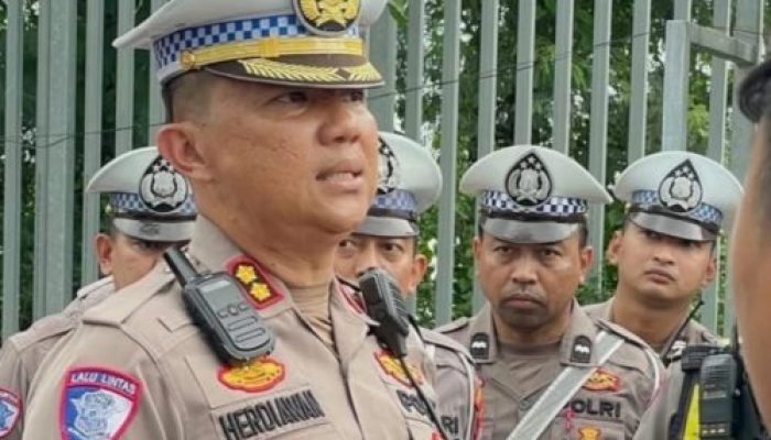 Kasatlantas Polrestabes Surabaya Lakukan Tilang, 10 Potensi Pelanggar Laka Lantas