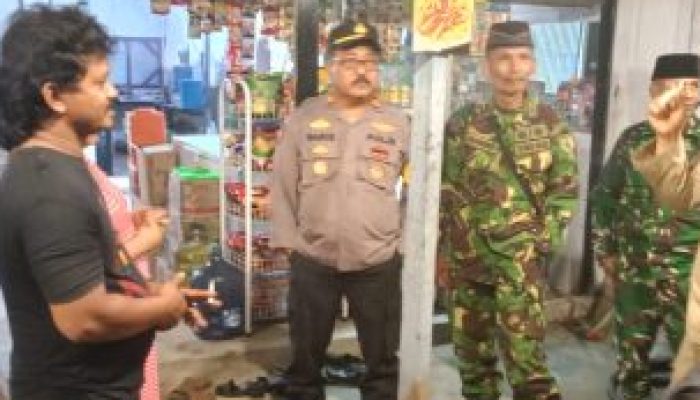 KRYD Dini Hari, Polsek Sukolilo dan Forkopimcam Lakukan Patroli Dinihari dan Awasi Miras di Sejumlah Warung