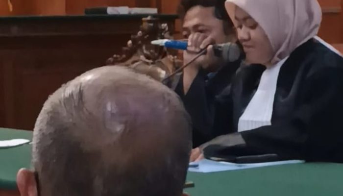 Sidang Dugaan Pemalsuan Akta Otentik Tuntutan JPU Dipertanyakan Terdakwa R. Dadang KW