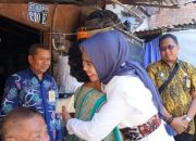 Peduli Warga Tidak Mampu, Wakil Bupati Sidoarjo Lakukan Sidak Perbaikan RTLH Di Desa Kletek