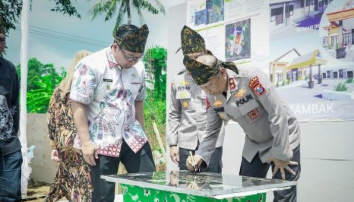 Kapolda Jatim Kunjungi Pulau Bawean Resmikan Pembangunan Mapolsek Tambak