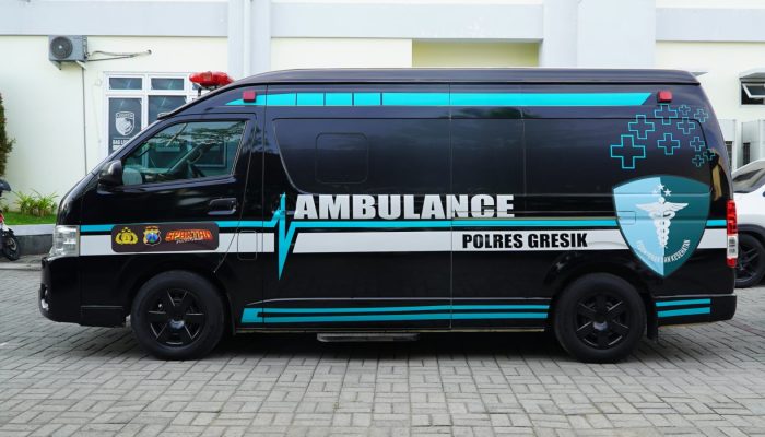 Mobil Ambulance Gratis Polres Gresik Siaga 24 jam, Cukup Hubungi Cak Roma 081188002006