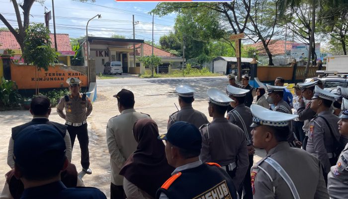 Satlantas Polres Sampang Bersama Dinas Bapenda Dan Dinas Perhubungan Melaksanakan Giat Operasi Gabungan Di Wilkum Polres Sampang