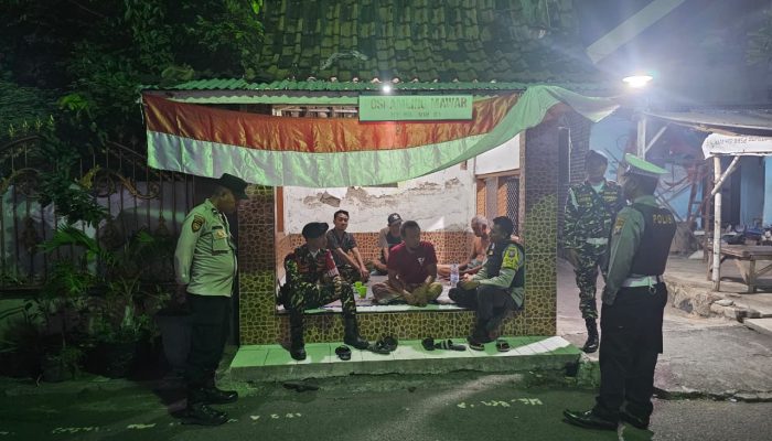 Polsek Beji dan Banser Aktifkan Pos Kamling dalam Rangka Harkamtibmas