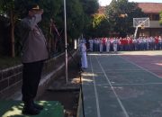 Kapolsek Prigen Jadi Komandan Upacara di SMKN 1 Prigen, Ajak Siswa Cegah Kenakalan Remaja dan Jauhi Narkoba