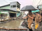 Bupati Subandi Sidak Banjir & Berikan Solusi di Perbatasan Desa Tambak Sawah – Tambakrejo