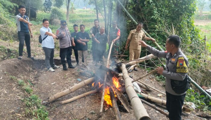 Arena Judi Sabung Ayam di Desa Mendalan Pandaan Dibakar, Polisi Tegaskan Tak Ada Toleransi Perjudian