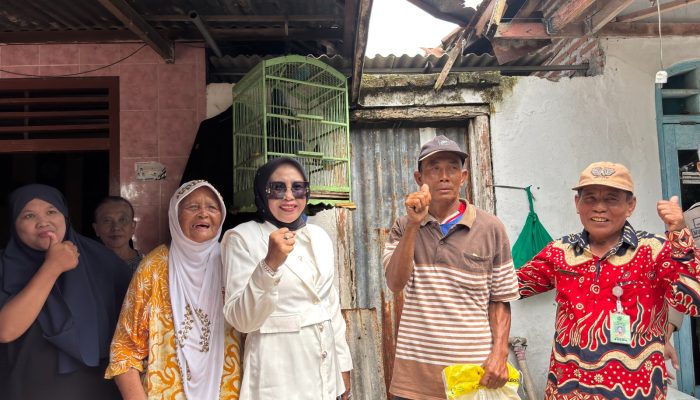Wabup Sidoarjo Tinjau Kerusakan Rumah Warga Kedungsugo Akibat Angin Kencang 