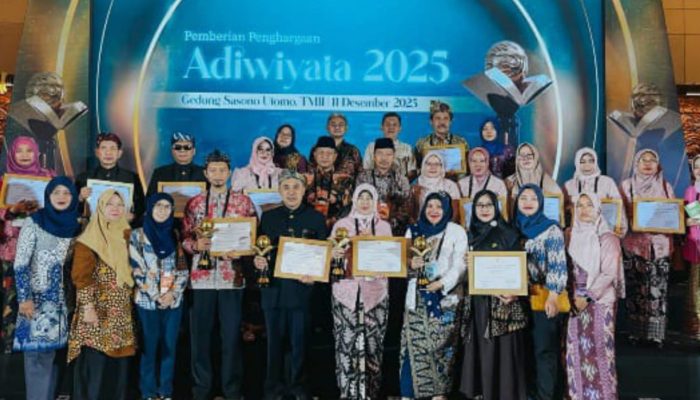 Memang Hal ini Sangat Membanggakan, 16 SD SMP MTs Sidoarjo Raih Penghargaan Adiwiyata Tahun 2025