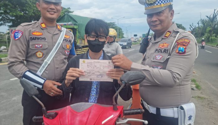Tertibkan Pelanggar Rambu, Satlantas Polres Tanjung Perak Gelar Patroli Terpadu di Akses Vital Surabaya–Madura