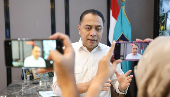 DOA LINTAS AGAMA WARNAI MALAM TAHUN BARU DI BALAI KOTA SURABAYA, WALI KOTA ERI AJAK WARGA TUMBUHKAN EMPATI UNTUK KORBAN BENCANA