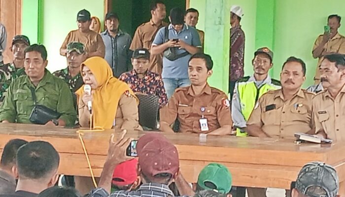 Warga Bandungrejo Menggugat: Ratusan Massa Segel Balai Desa, Lawan Skenario Penundaan PAW Kades