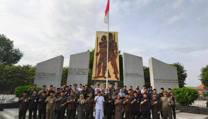 Harjasda ke-167, Wabup Sidoarjo dan Forkopimda Ziarah Makam Mantan Bupati dan Wakil Bupati Sidoarjo