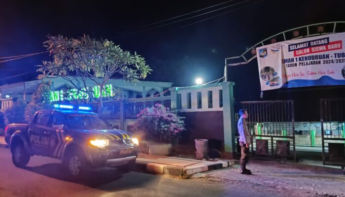 Antisipasi Pencurian Dan Kebakaran, Polisi Polsek Kenduruan Polres Tuban Gelar Patroli Di Perkantoran