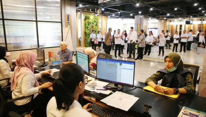 KNG PERMUDAH WARGA, PEMKOT SURABAYA CATAT PENURUNAN PEMOHON ADMINDUK DI SIOLA