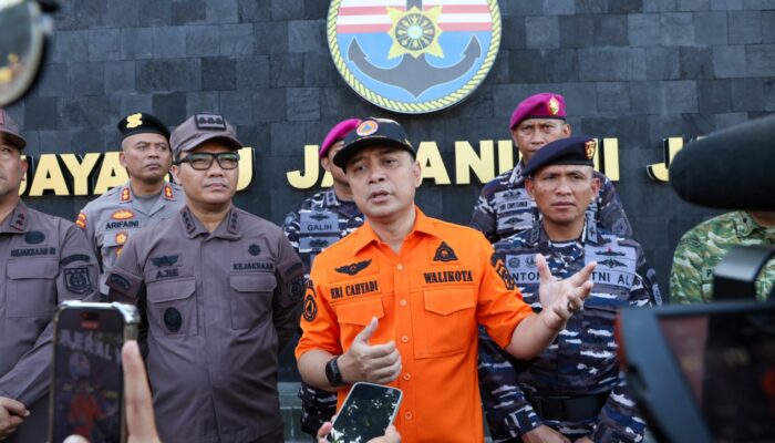 Surabaya Siaga Bencana: Wali Kota Eri Cahyadi Pastikan Kesiapan Sarpras Hingga Mitigasi Jalur Sesar