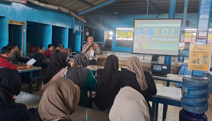 Tekan Angka Kecelakaan Jelang Mudik 2026, Satlantas Polres Pasuruan Gelar Safety Riding di PT Mega Marin Pride