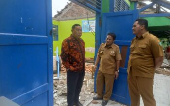 Atap Kelas 9 B, Di SMPN 1 Gedangan Ambruk Dimakan Rayap, DPRD Sidoarjo Dorong Dikbud Evaluasi Semua Sekolah Rawan Roboh Yang Ada Di Kabupaten Sidoarjo